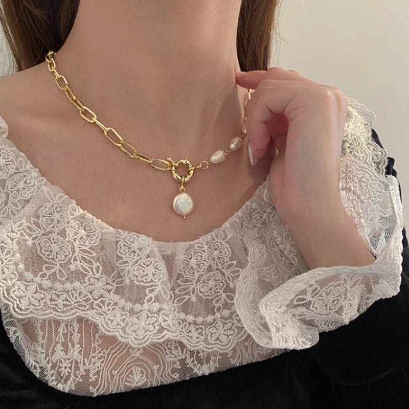 Collar Dorado con Perla - Belleza Unica